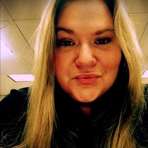 Meet your Posher, Candice